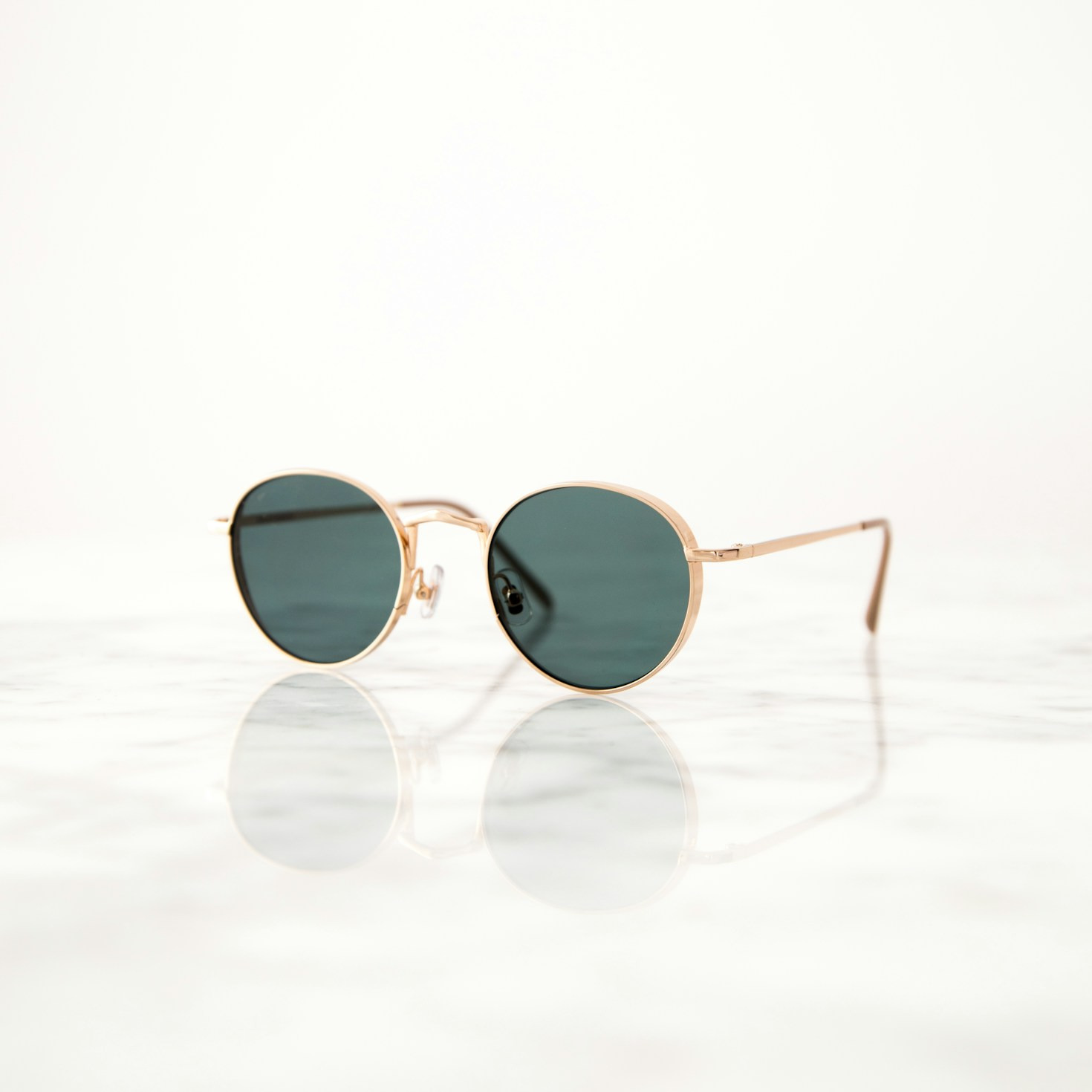 Fashion-Forward Eyewear for Modern Explorers